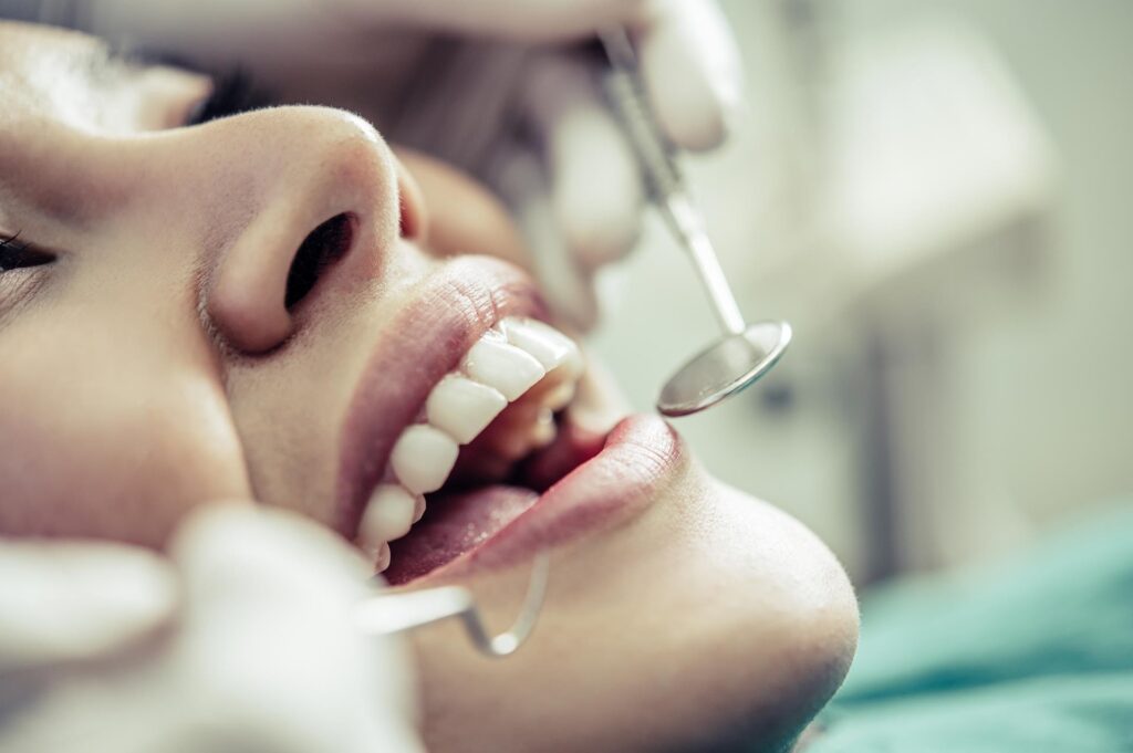 Plano de tratamento odontológico pdf: saiba qual o melhor tratamento para perda de dentes. | Foto: Freepik. 